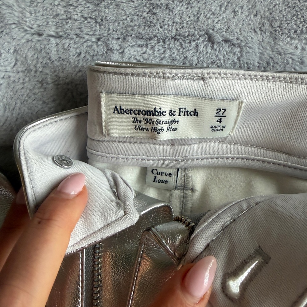 Abercrombie & Fitch Vegan Leather 90s Jeans - Picture 3 of 3
